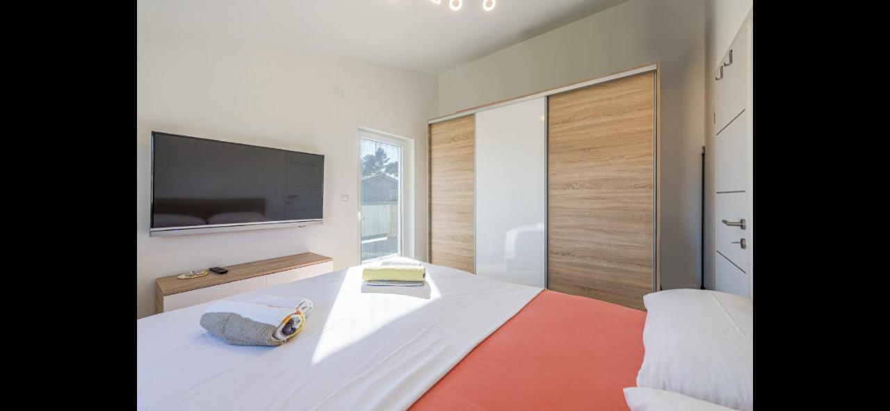 Aurum Luxury Apartments วีร์ ภายนอก รูปภาพ